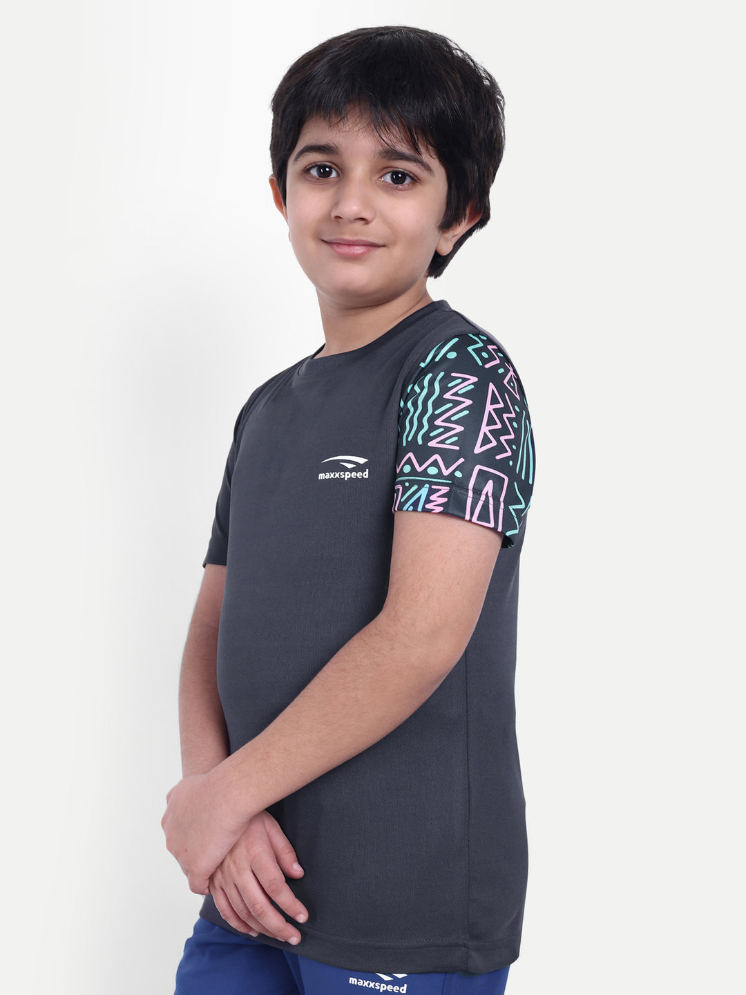 DARK GREY SOLID TEE WITH SLEEVE PRINT - KIDS
